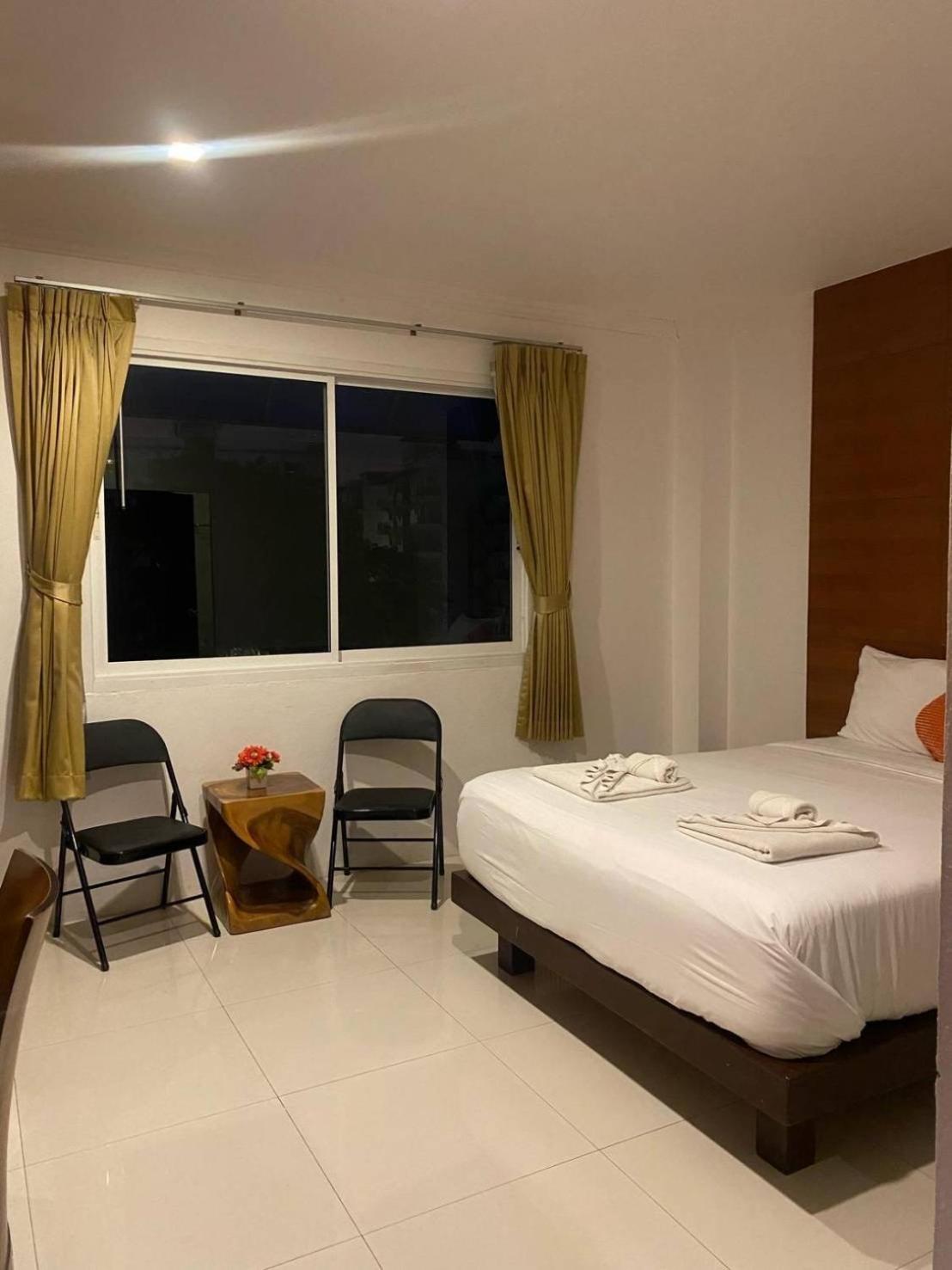 Hotel Sukcheewa Residencia Phuket Patong Habitación foto