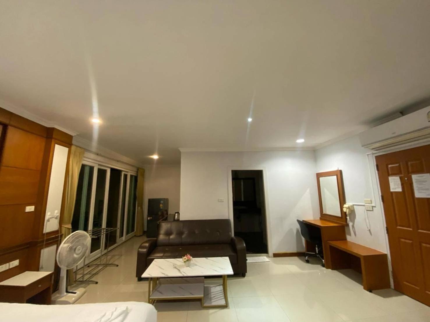 Hotel Sukcheewa Residencia Phuket Patong Habitación foto