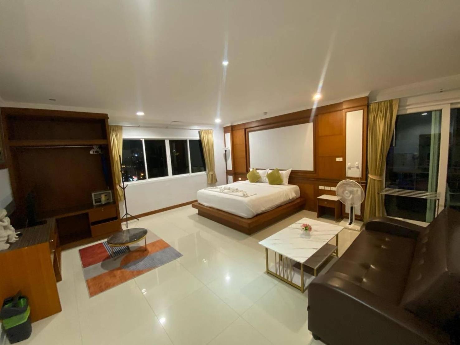 Hotel Sukcheewa Residencia Phuket Patong Habitación foto
